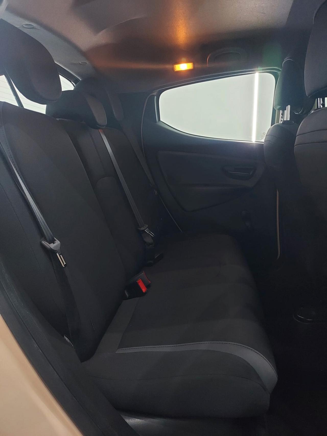 Lancia Ypsilon 1.2 69 CV 5 porte GPL Ecochic Silver