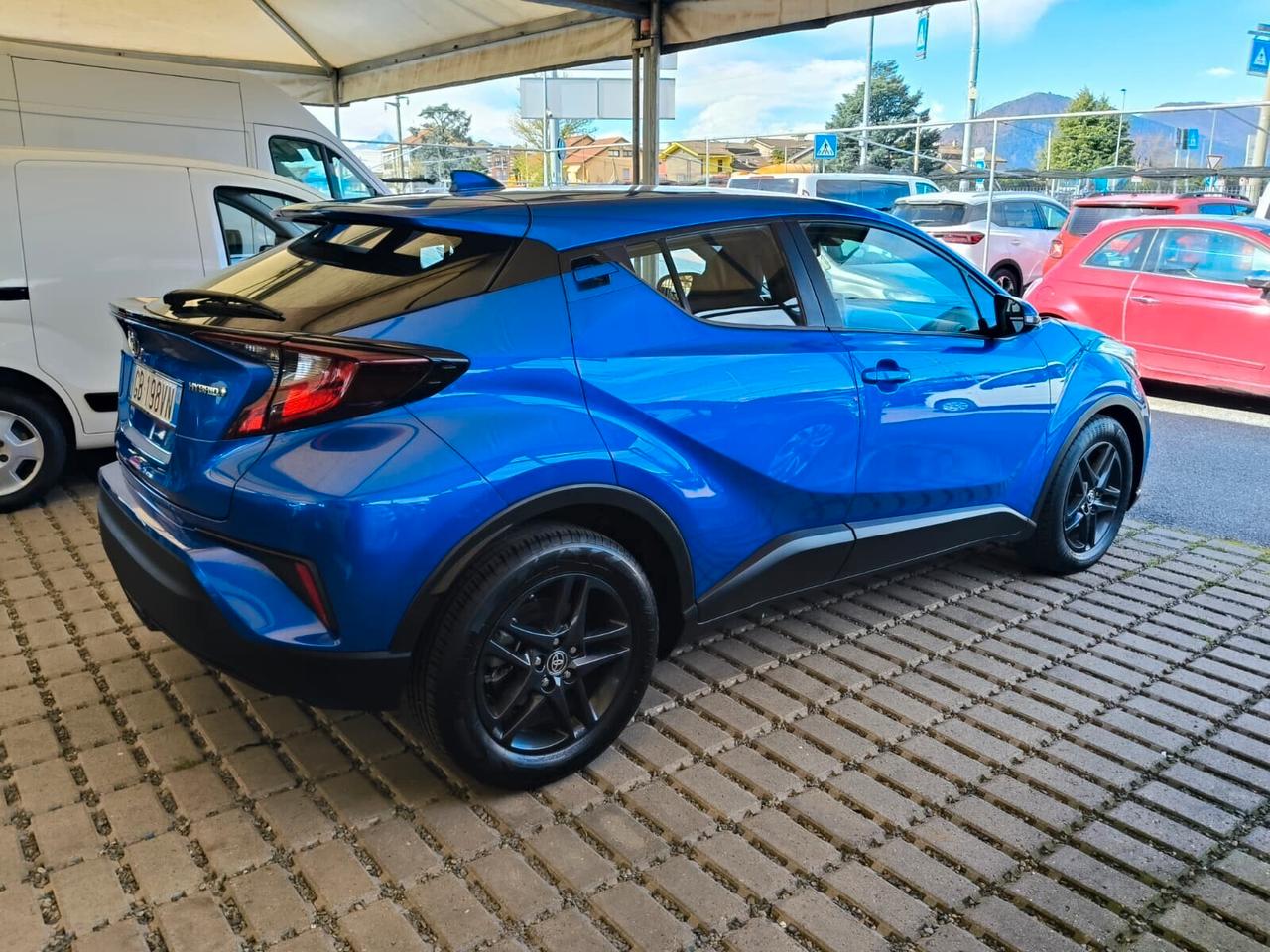 Toyota C-HR 1.8 Hybrid E-CVT Business