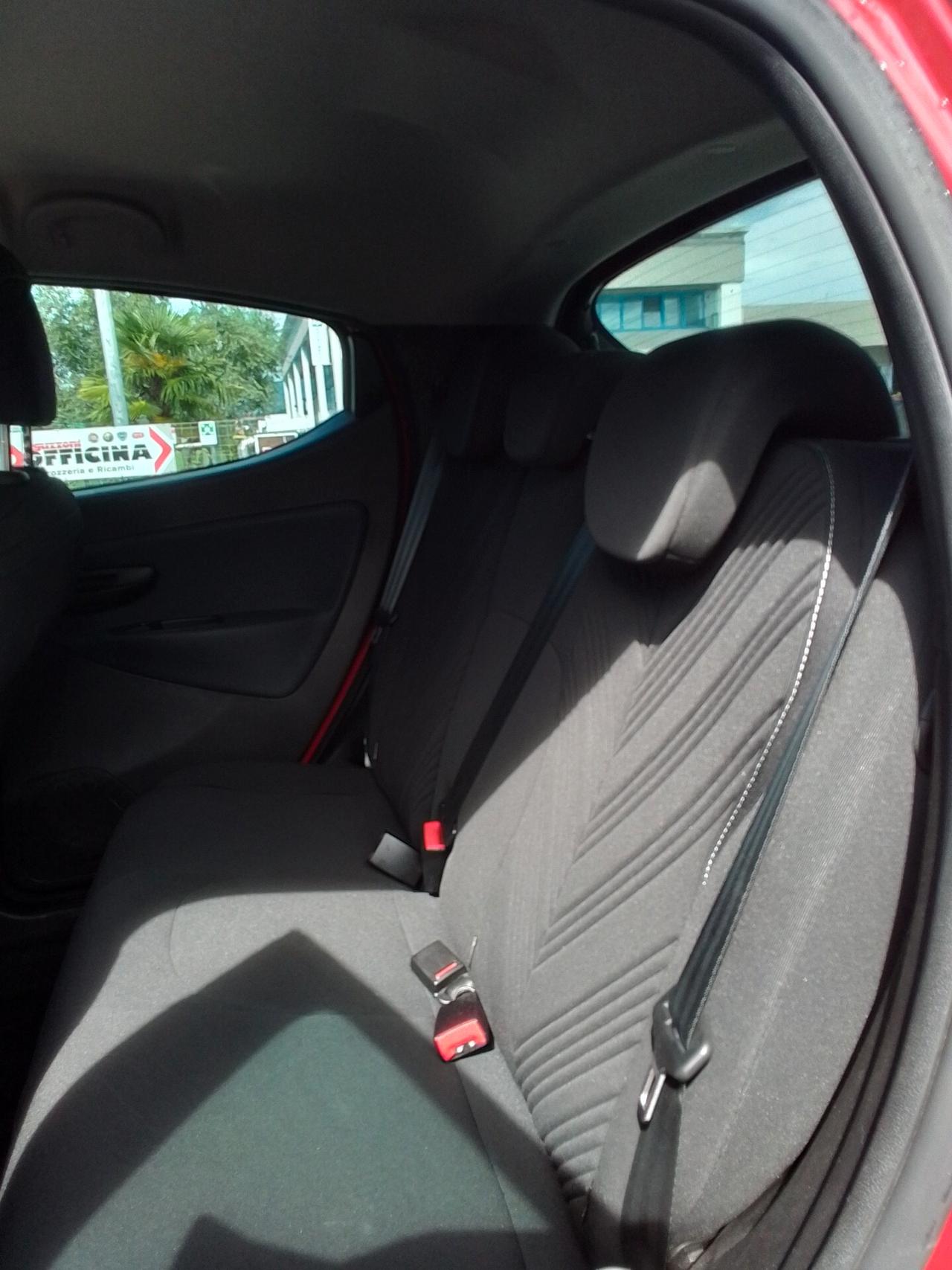 Lancia Ypsilon 1.0 FireFly 5 porte S&S Hybrid Ecochic Gold