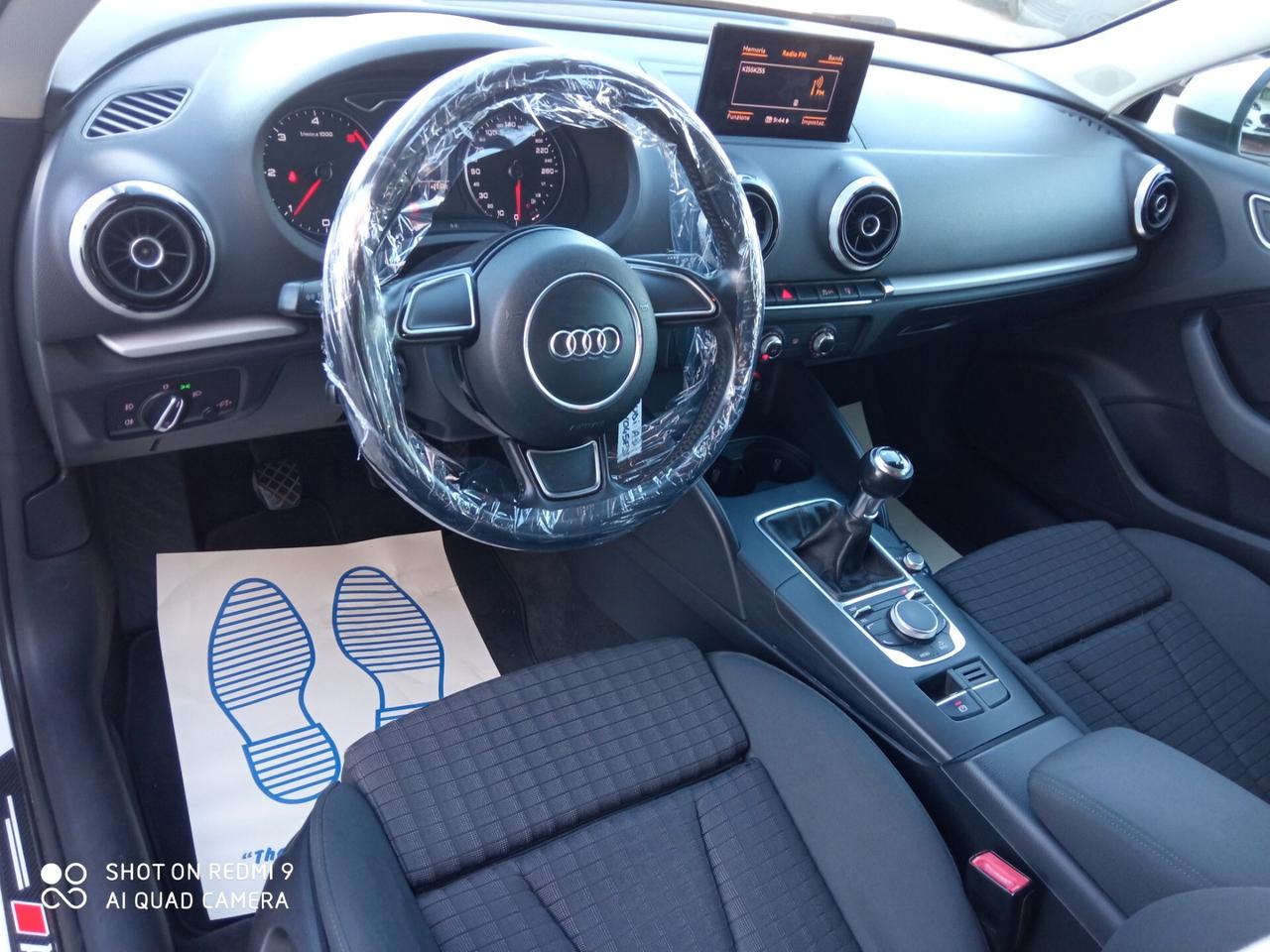 Audi A3 1.6 Tdi 105 CV Ambition allestimento SLine