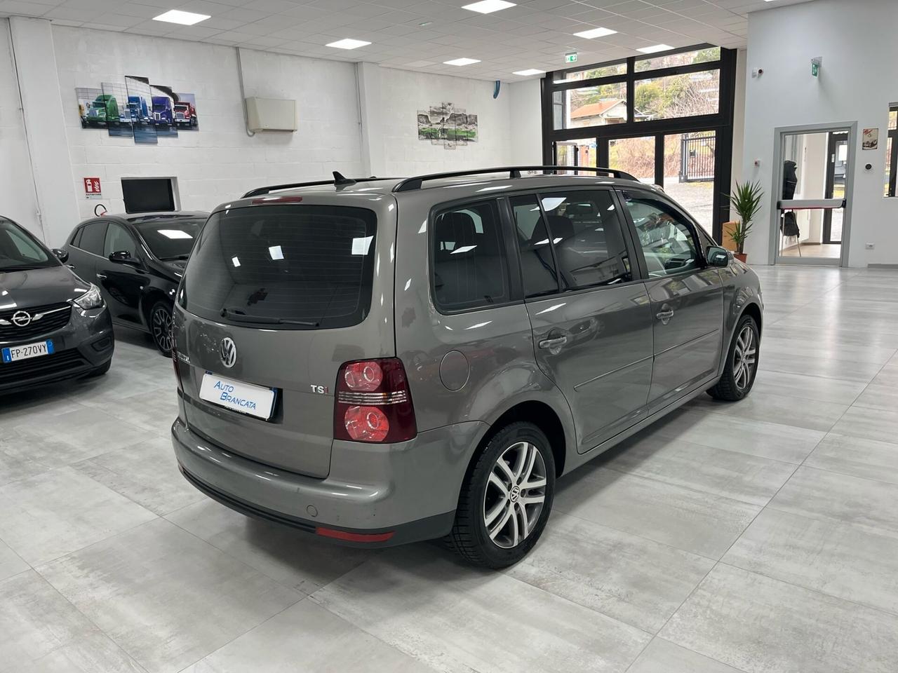 Volkswagen Touran 1.4 tsi Highline