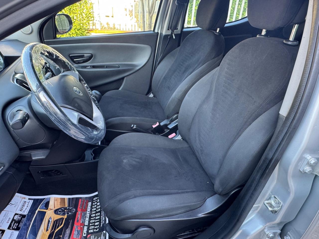 Lancia Ypsilon 1.2 69 CV 5 porte S&S Silver
