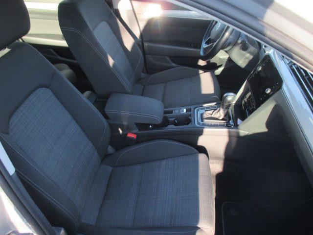 VOLKSWAGEN Passat Variant 2.0 TDI EVO DSG Business Fari LED, Navi, Ambient