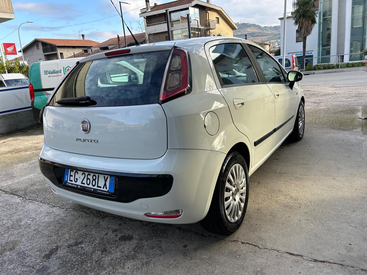 FIAT PUNTO Evo 1.3 Mjt 75 CV 5 porte NEOPATENTATI!!!