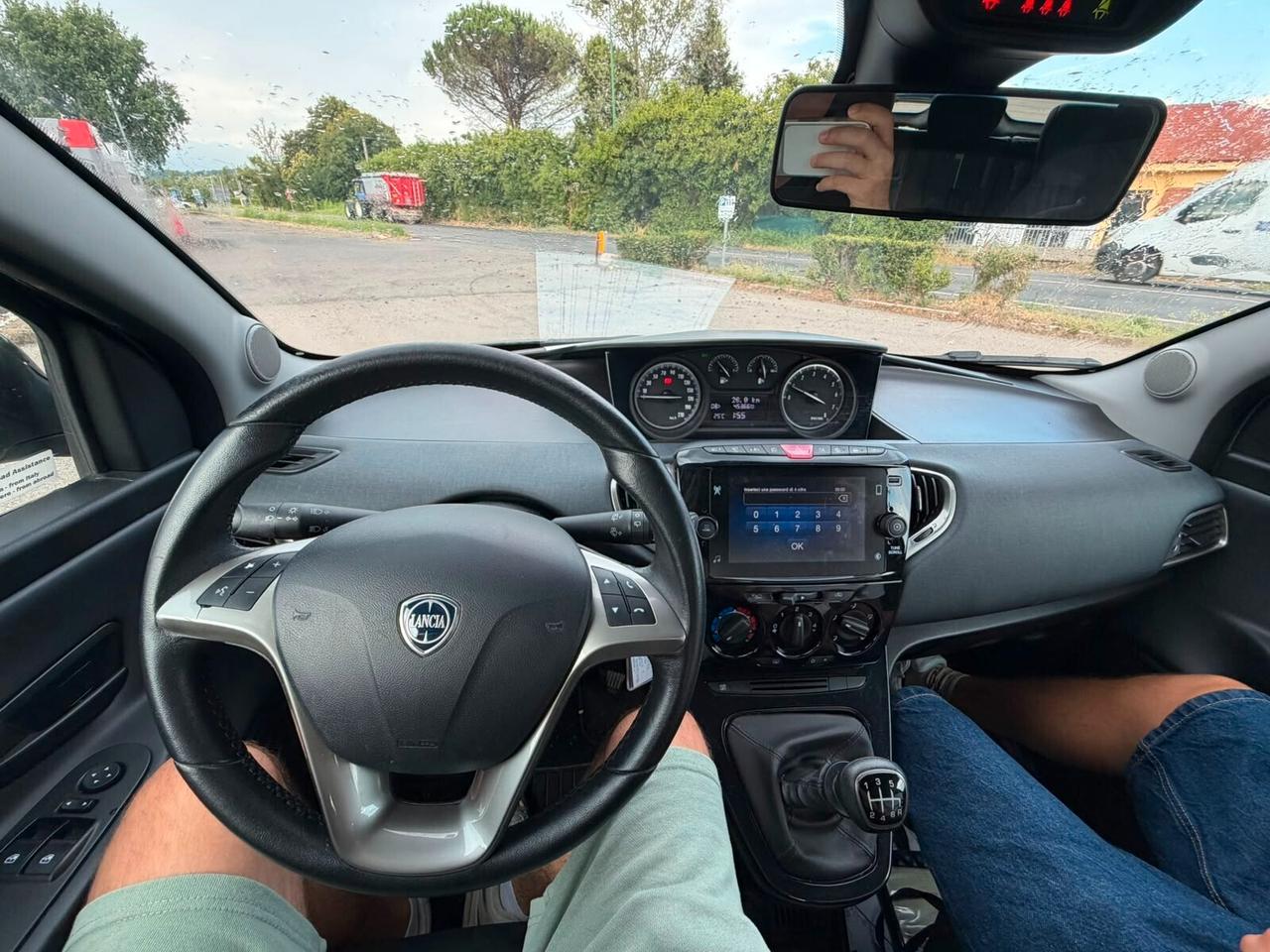 Lancia Ypsilon 1.0 FireFly 5 porte S&S Hybrid Silver