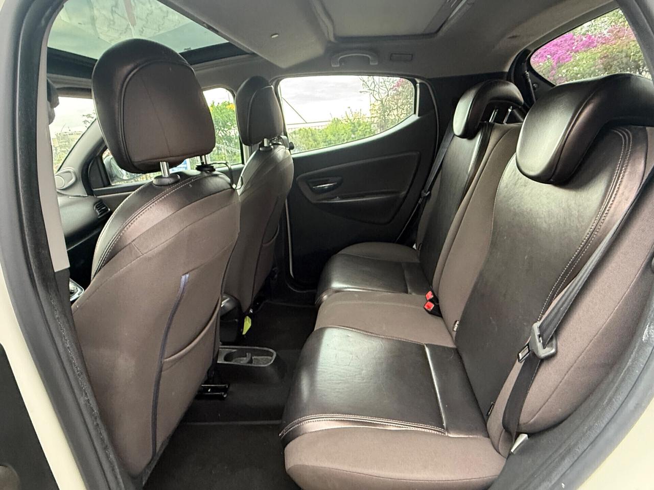 Lancia Ypsilon 0.9 TwinAir 85 CV 5 porte S&S DFN Platinum