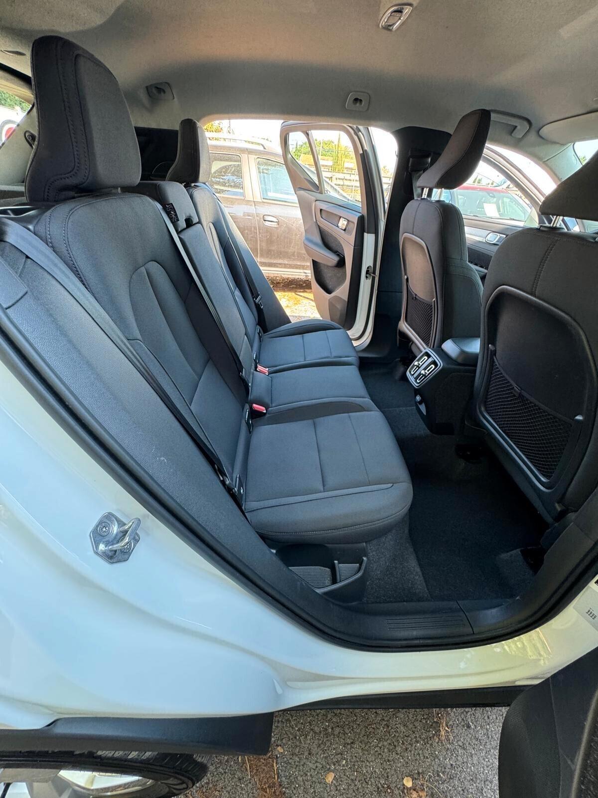 Volvo XC40 T2 Geartronic Momentum Core