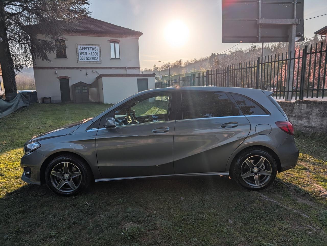 Mercedes-benz B 180 Premium