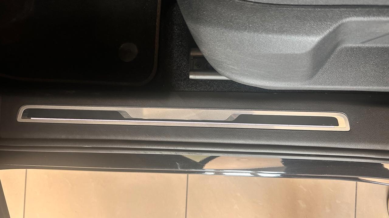 Volkswagen Tiguan 2.0 TDI 150 CV SCR DSG Elegance