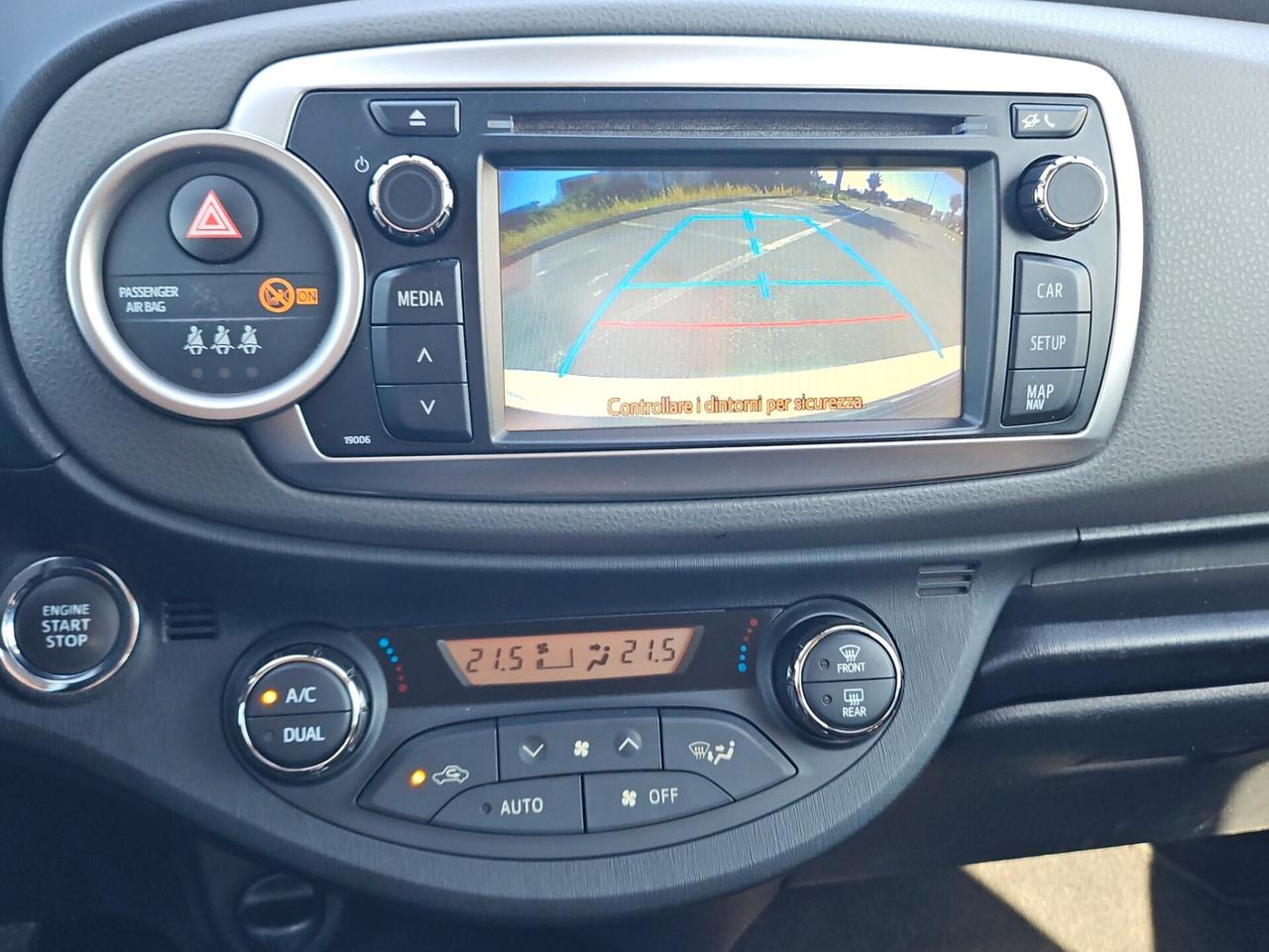 Toyota Yaris 1.4 D-4D 5 porte Trend SEDILI RISCALDABILI RETROCAMERA NAVI