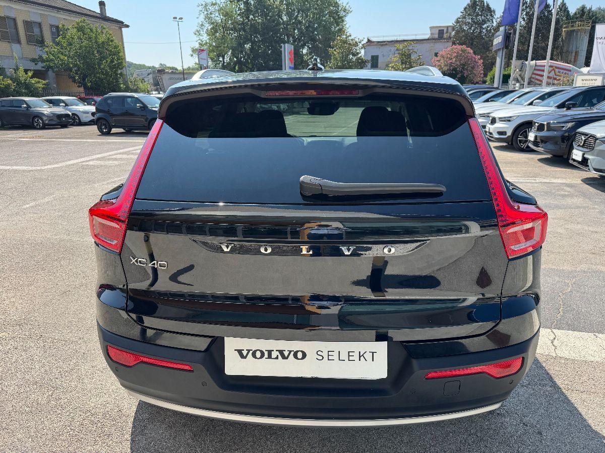 VOLVO - XC40 - T3 Geartronic Momentum Pro
