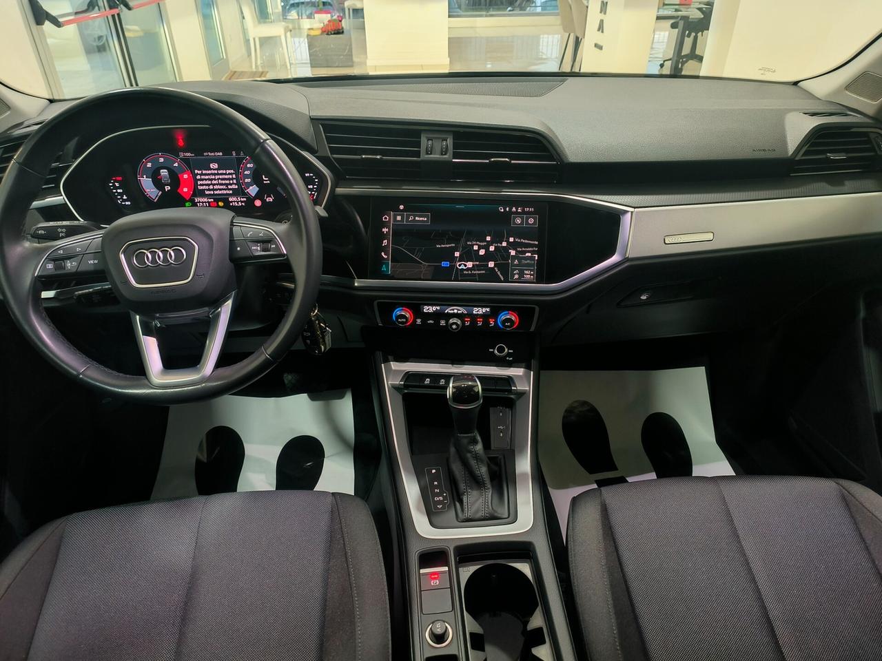 Audi Q3 35 TDI S tronic Business