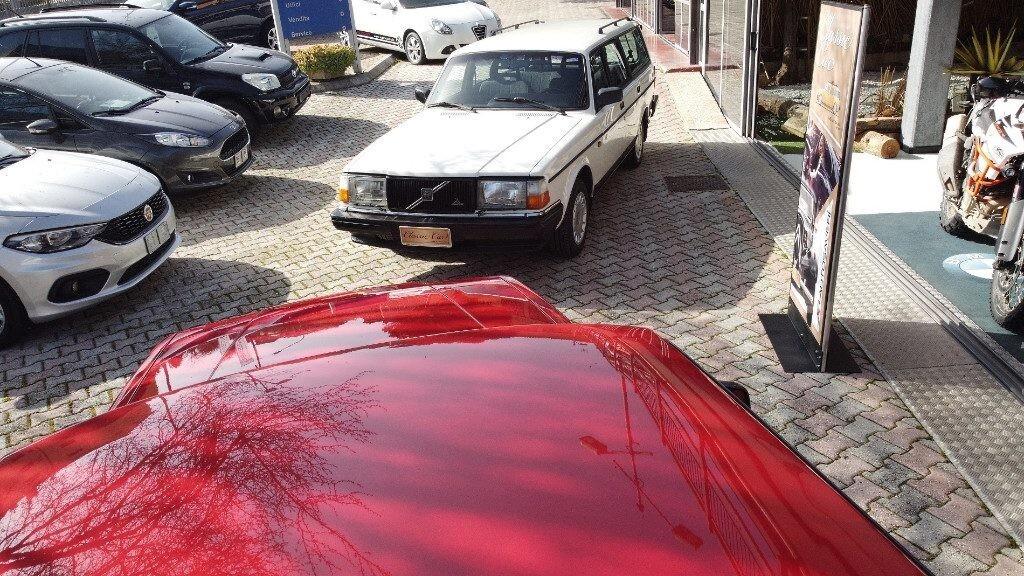 VOLVO 240 2.0 cat Station Wagon Polar