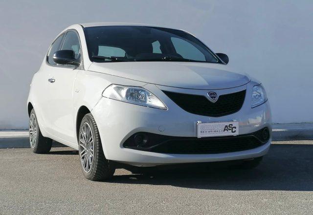 LANCIA Ypsilon 1.2 BENZ GPL 69 CV 5 porte ADATTA NEOPATENTATI