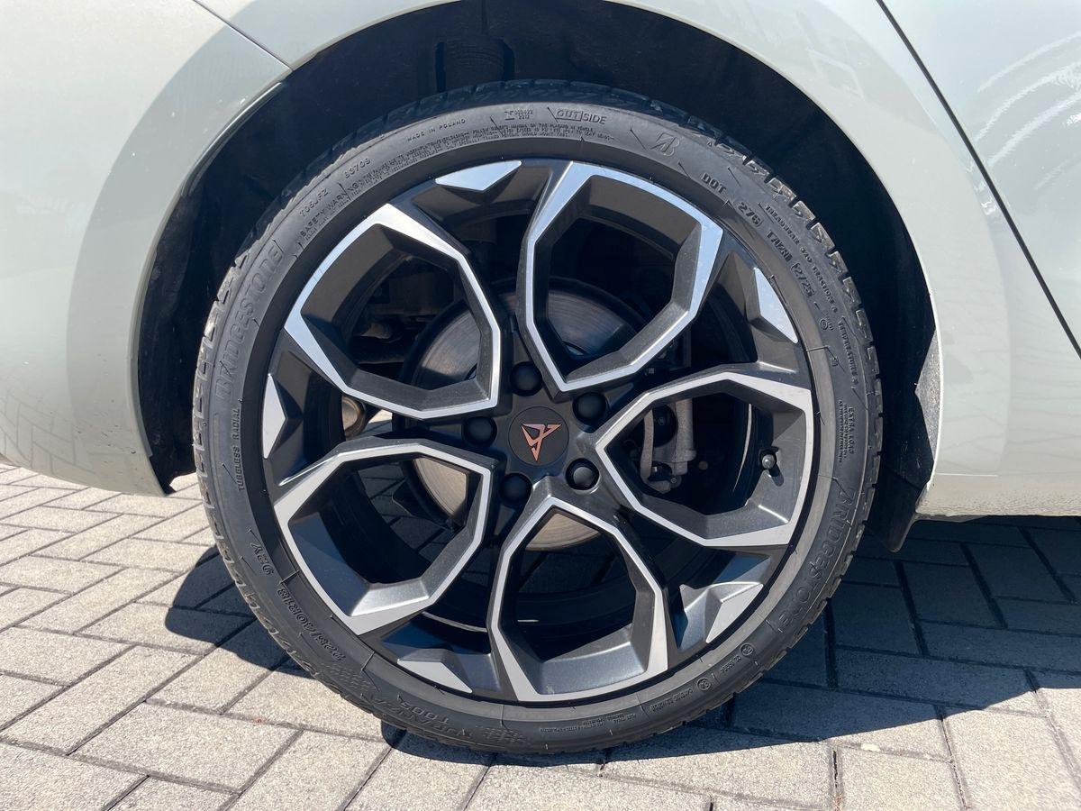 CUPRA Leon1.5 e-HYBRID150 kW (204 CV)pHEVDSG 6 marce2WD