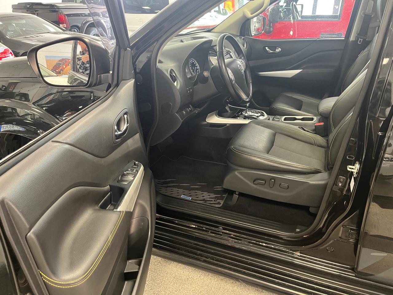 Nissan Navara 2.3 dCi 190 CV 4WD N-Guard PREZZO FINITO