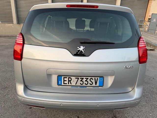 PEUGEOT 5008 7posti 1.6 HDi 115CV senza nessun lavoro da fare