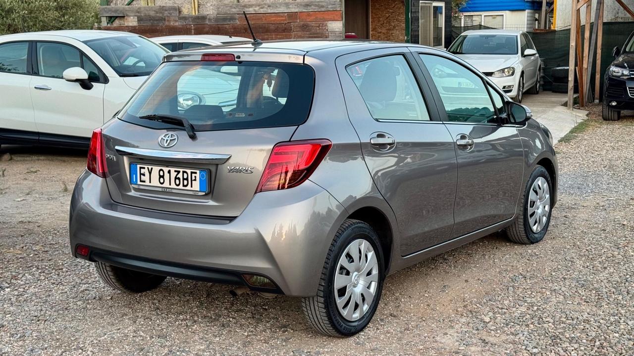 Toyota Yaris 1.0 5 porte Lounge