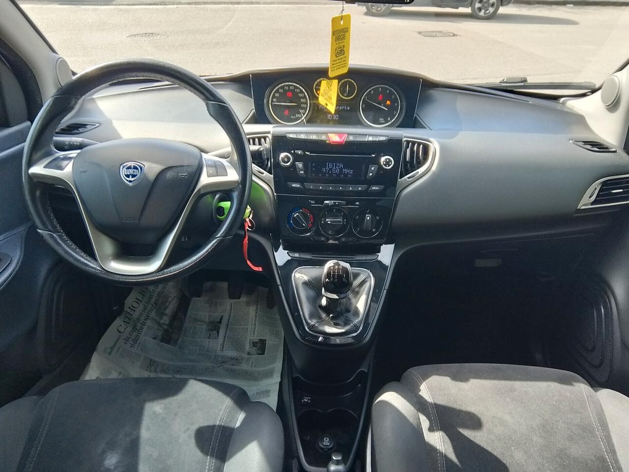 Lancia Ypsilon 1.2 69 CV 5 porte S&S Gold GPL