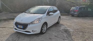 Peugeot 208 1.4 HDi 68 CV 5 porte Allure