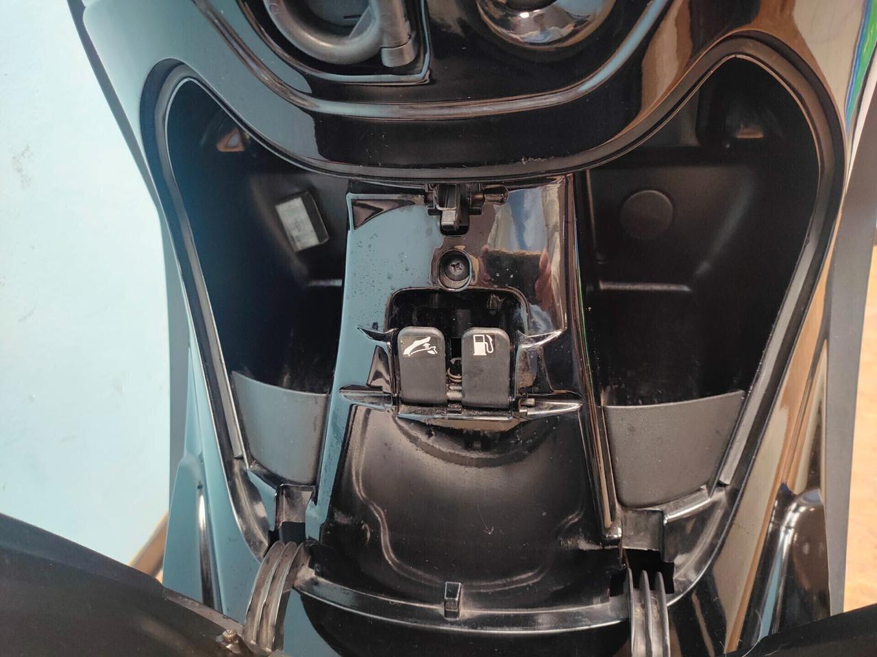 Piaggio Beverly Cruiser 500 con Akrapovic