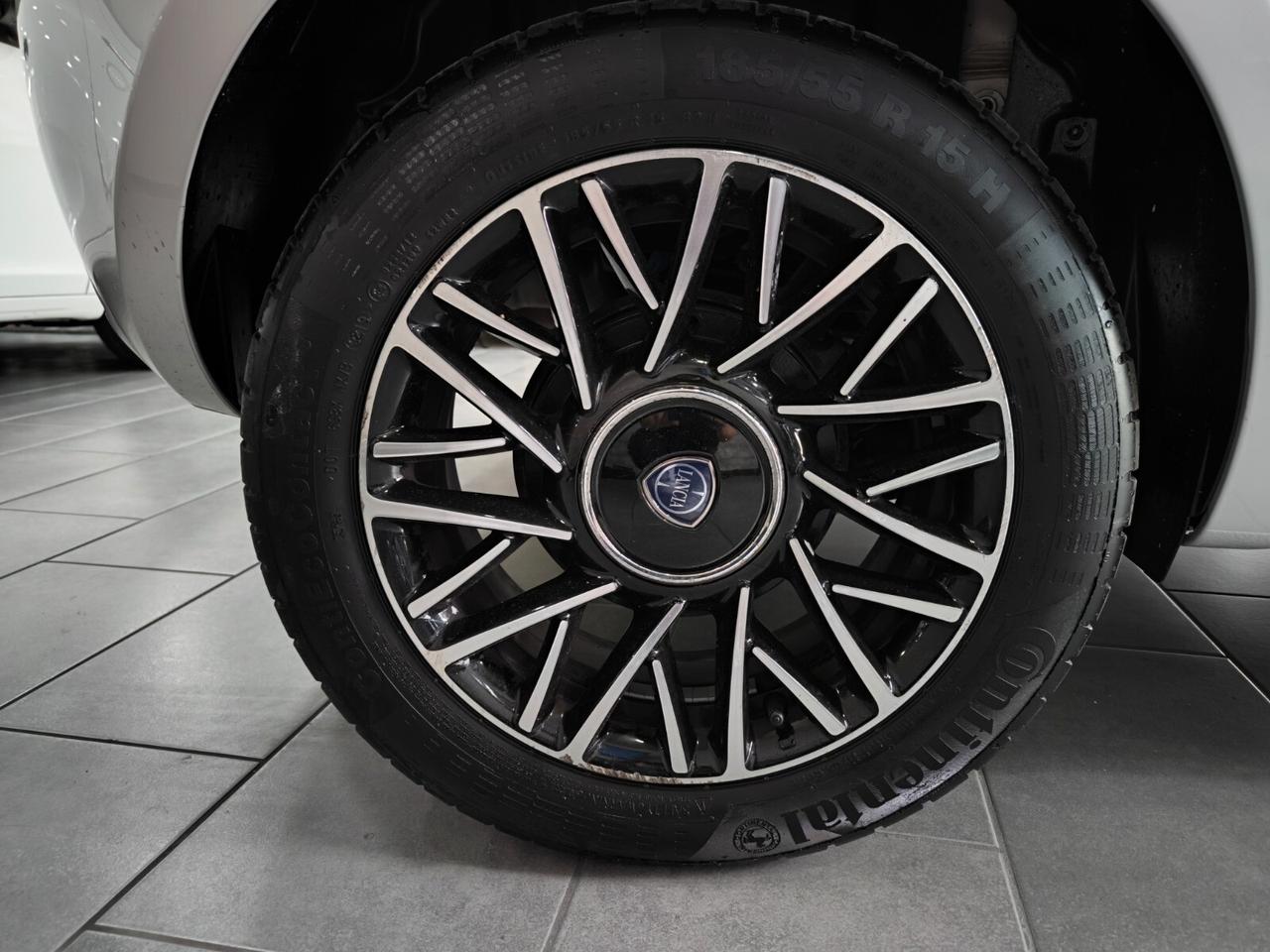 Lancia Ypsilon 1.2 69 CV 5 porte S&S Gold