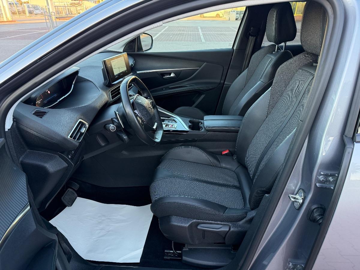 PEUGEOT - 3008 - BlueHDi 130 EAT8 S&S Allure