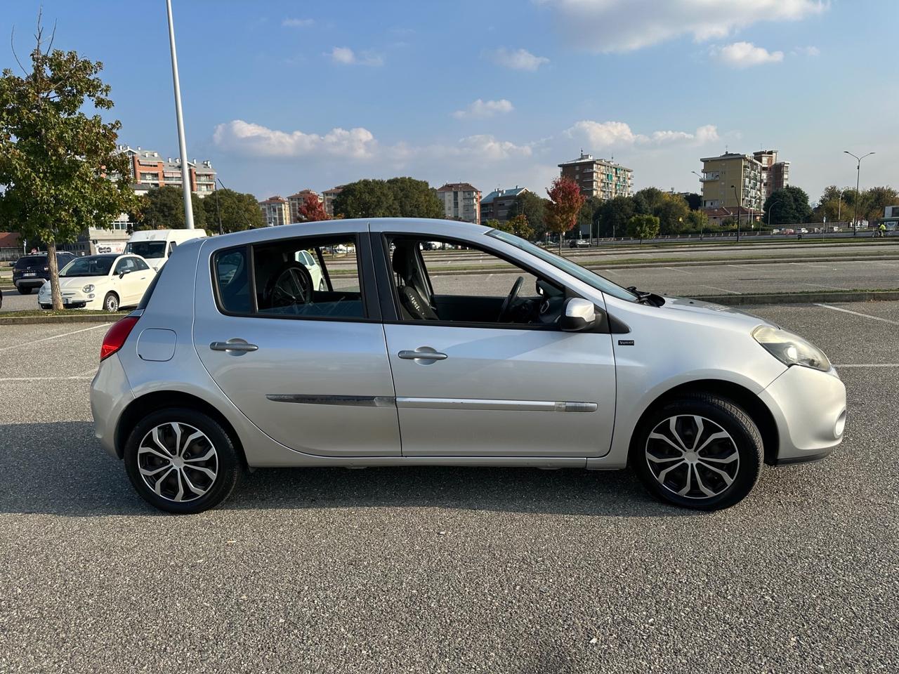 Renault Clio 1.2 16V 5 porte GPL della casa fino 2032