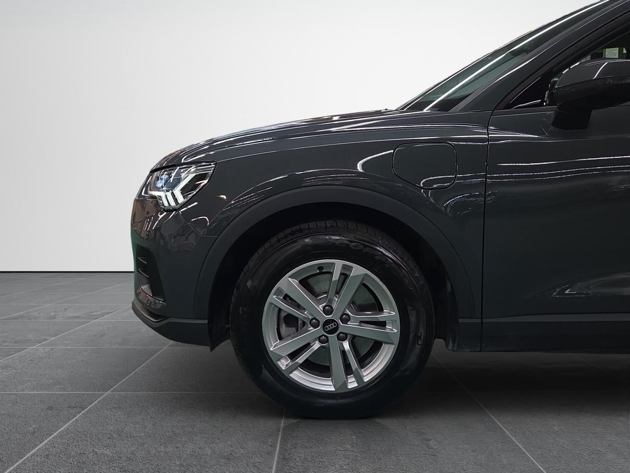 Audi Q3 45 TFSI e S tronic Business