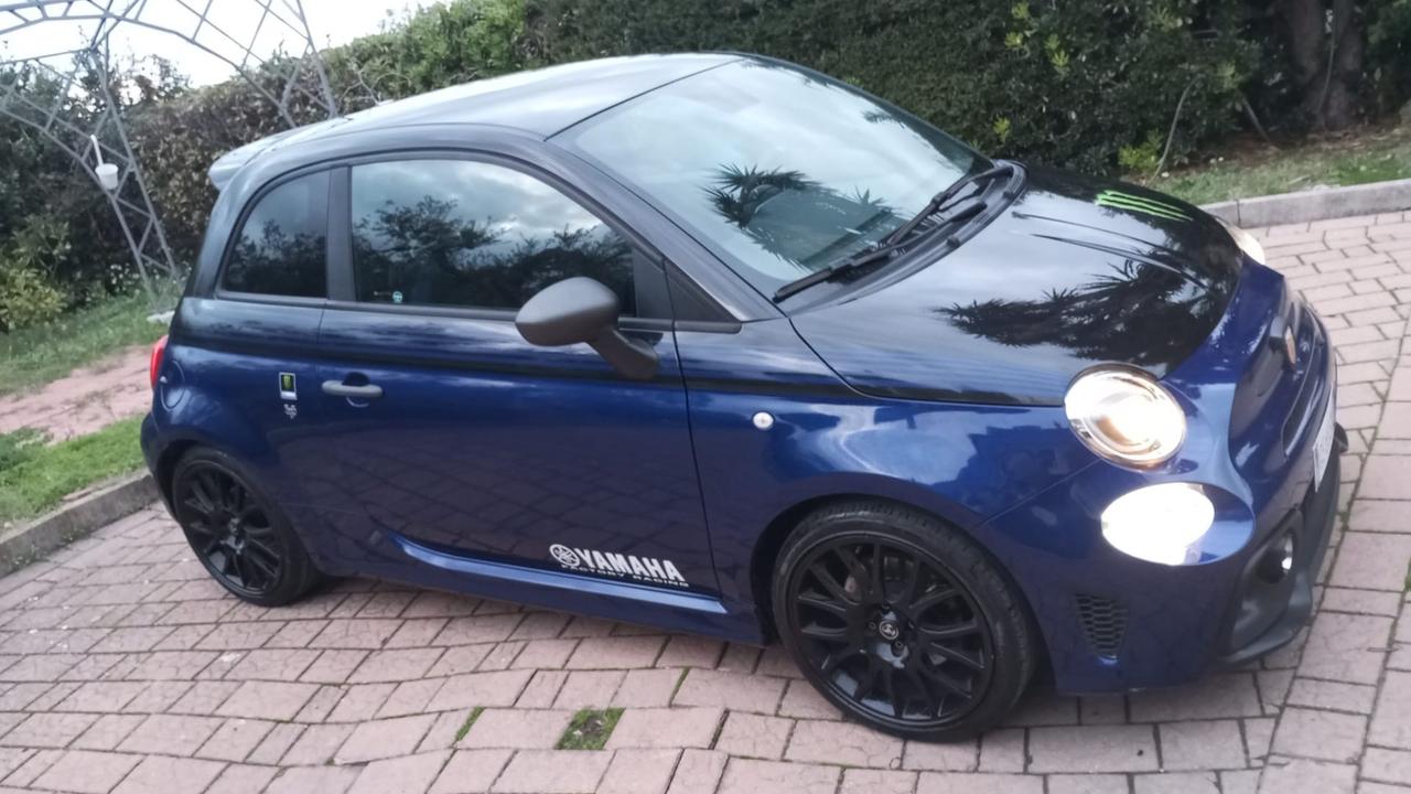 Abarth 595 1.4 Turbo T-Jet 165 CV Monster Energy Yamaha