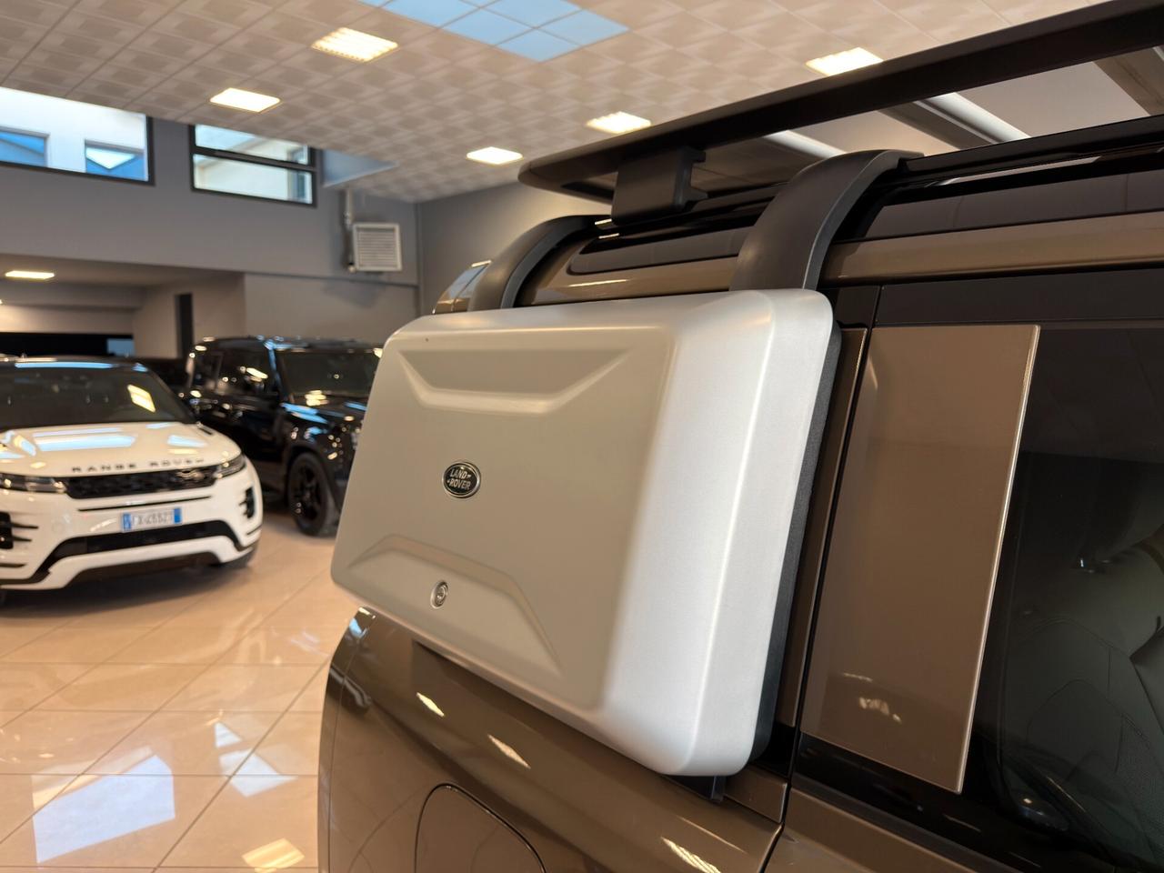 Land Rover Defender 110 3.0D I6 200 CV SE N1 AUTOCARRO PREZZO + IVA