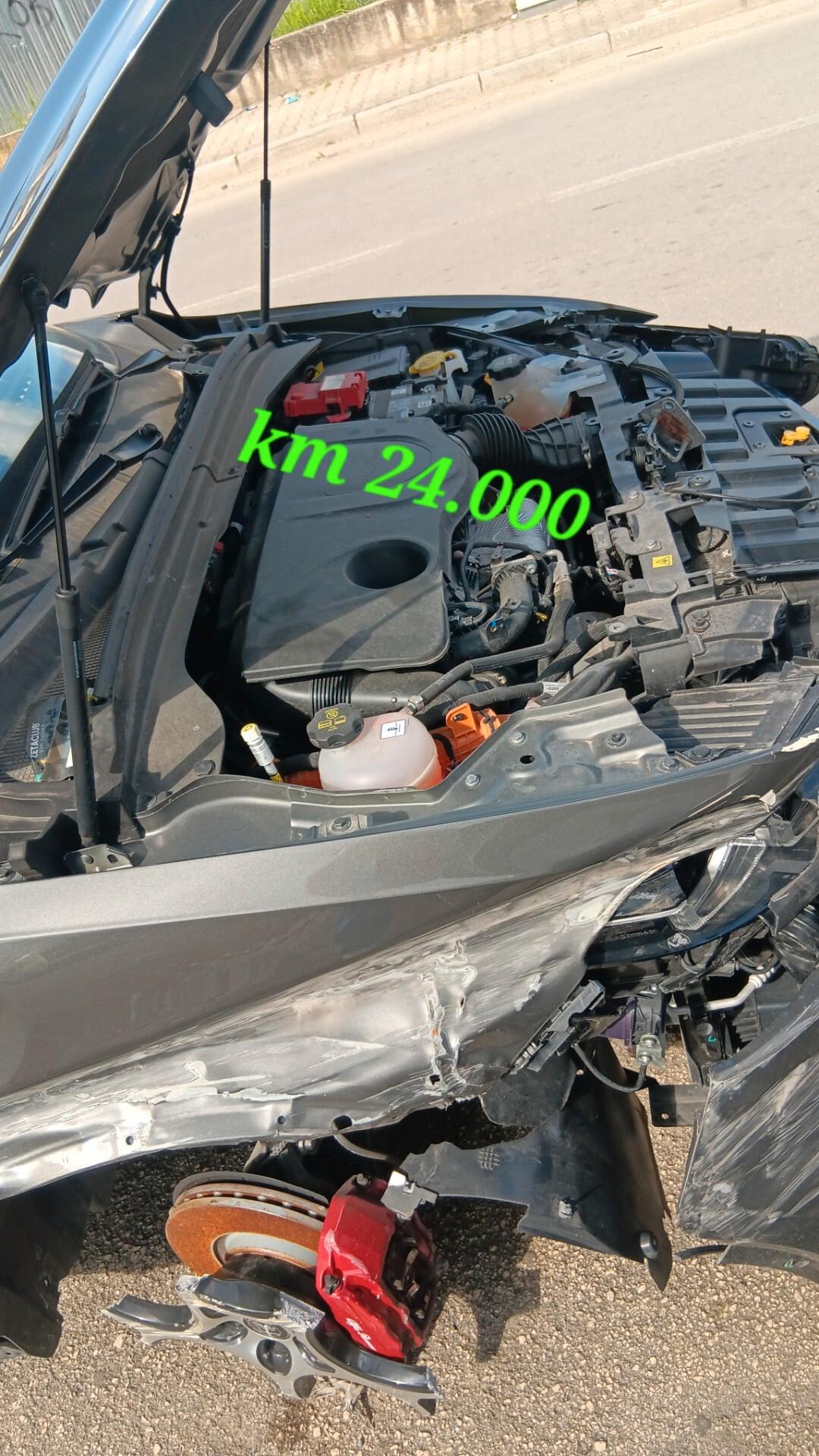 Alfa Romeo Tonale 1.3 280 CV PHEV AT6 Q4 Veloce incidentata sinistrata mondialcars