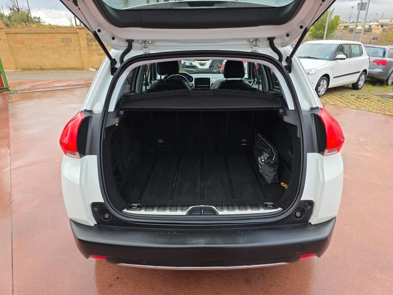 Peugeot 2008 1.6 e-HDi 115 CV Stop&Start Féline