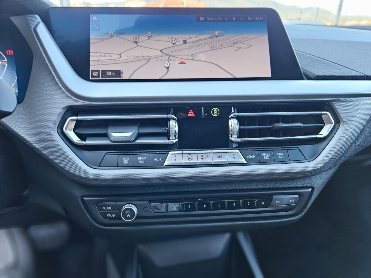 Bmw 118 118d 5p. Business Advantage