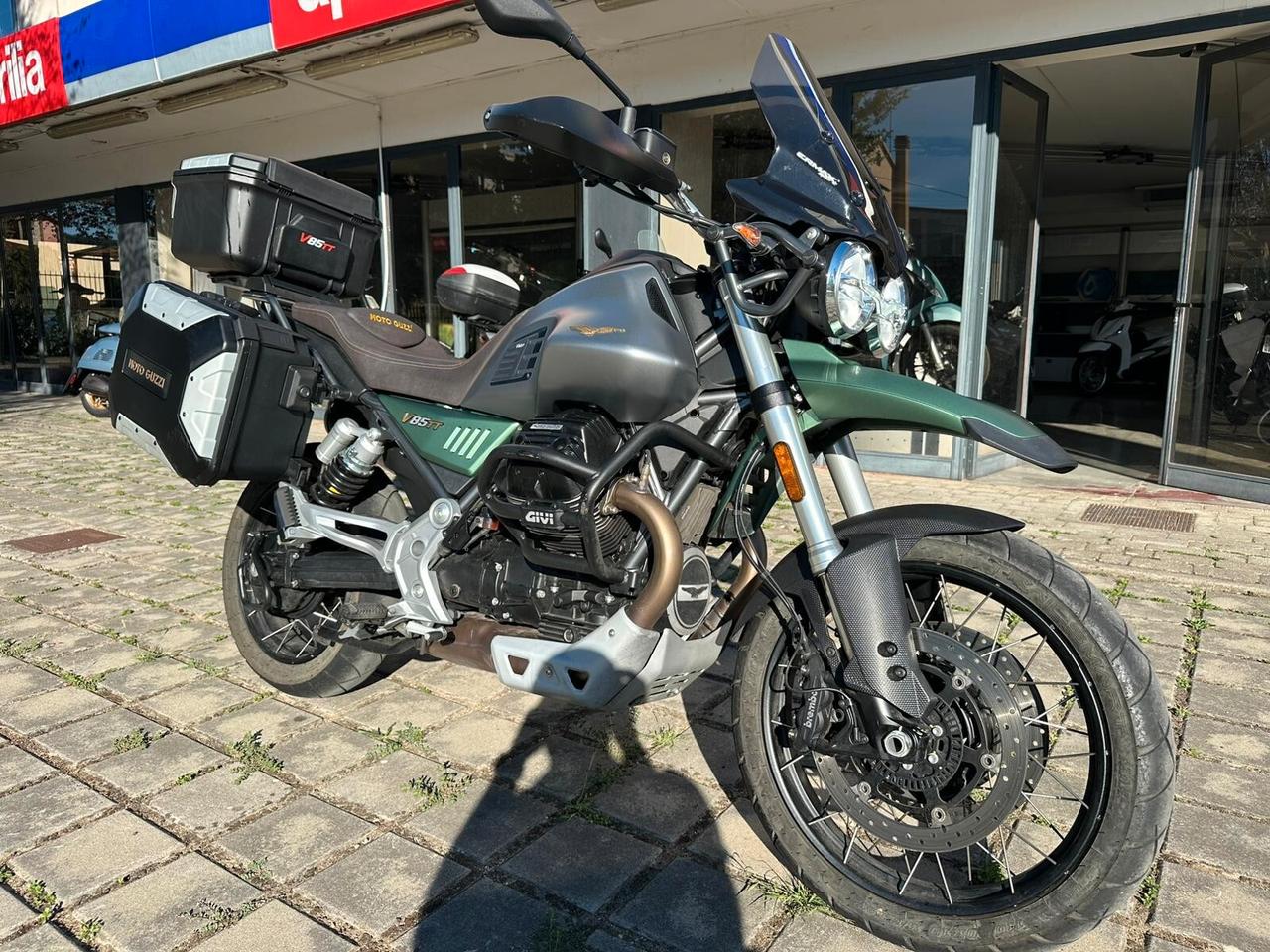 Moto Guzzi V 85 TT CENTENARIO