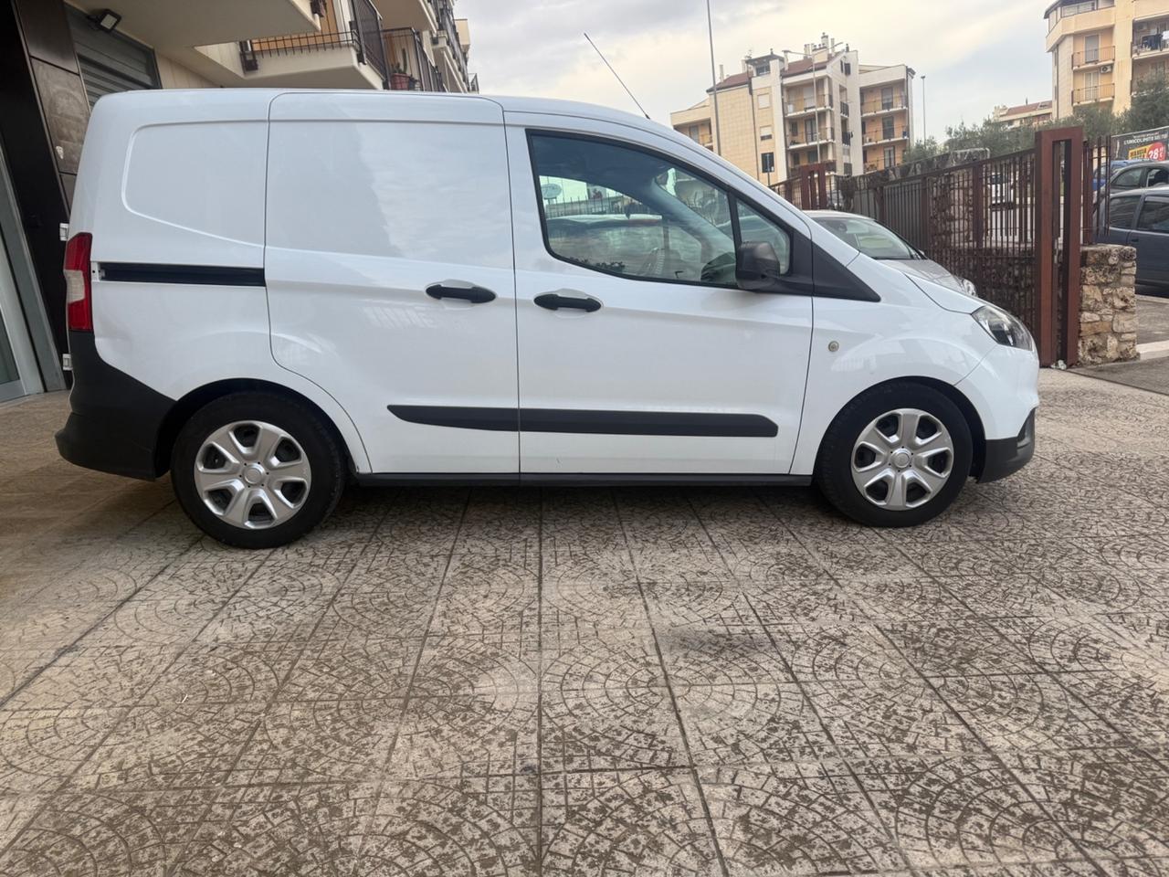 Ford transit courier 1.5 cdi 75cv