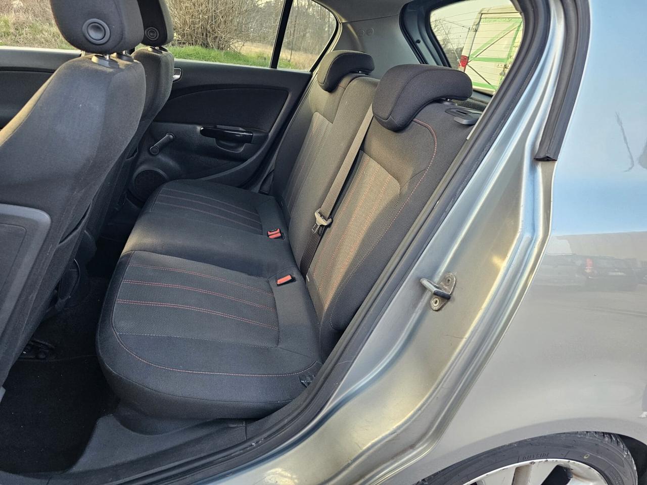 Opel Corsa 1.2 5 porte Sport