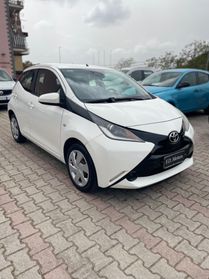 Toyota Aygo 1.0 VVT-i 69 CV 5 porte x-play TSS