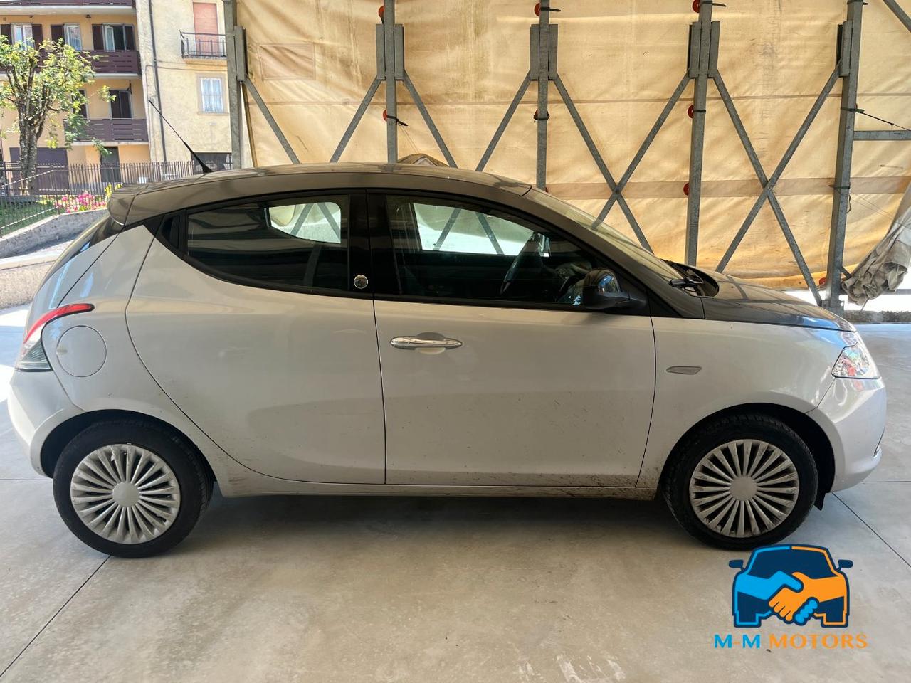 Lancia Ypsilon 5 Porte Ypsilon 1.2 8v Silver ecochic Gpl 69cv