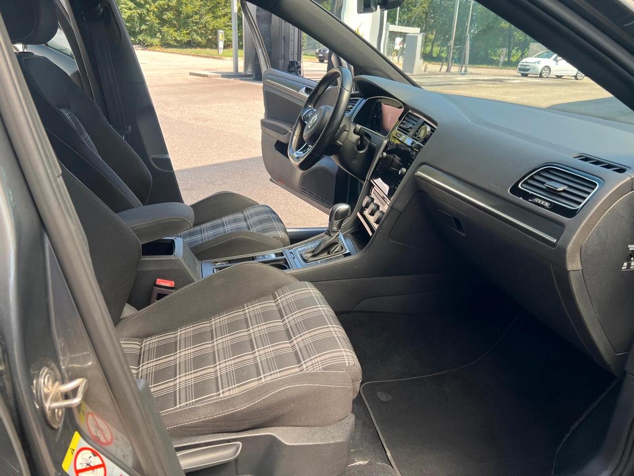 Volkswagen Golf GTD 2.0 TDI DSG 5p. BlueMotion Technology