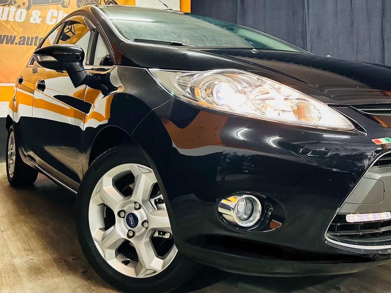 FORD FIESTA 1.4 TDCi CON SOLI 16.603 KM IN CONDIZIONI DA VETRINA.