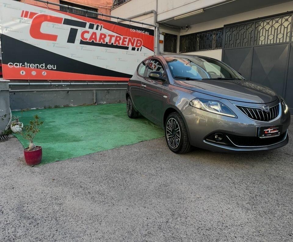 Lancia Ypsilon 1.0 FireFly 5 porte S&S Hybrid Ecochic Gold