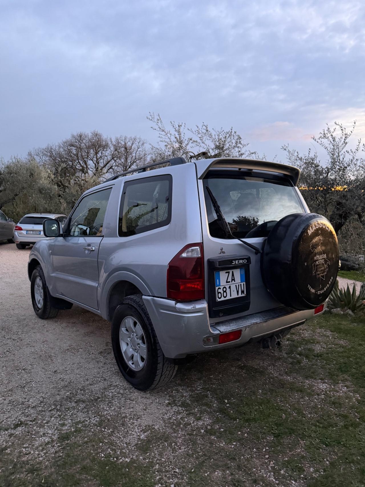 Mitsubishi Pajero 2.5 TDI 3p. Instyle