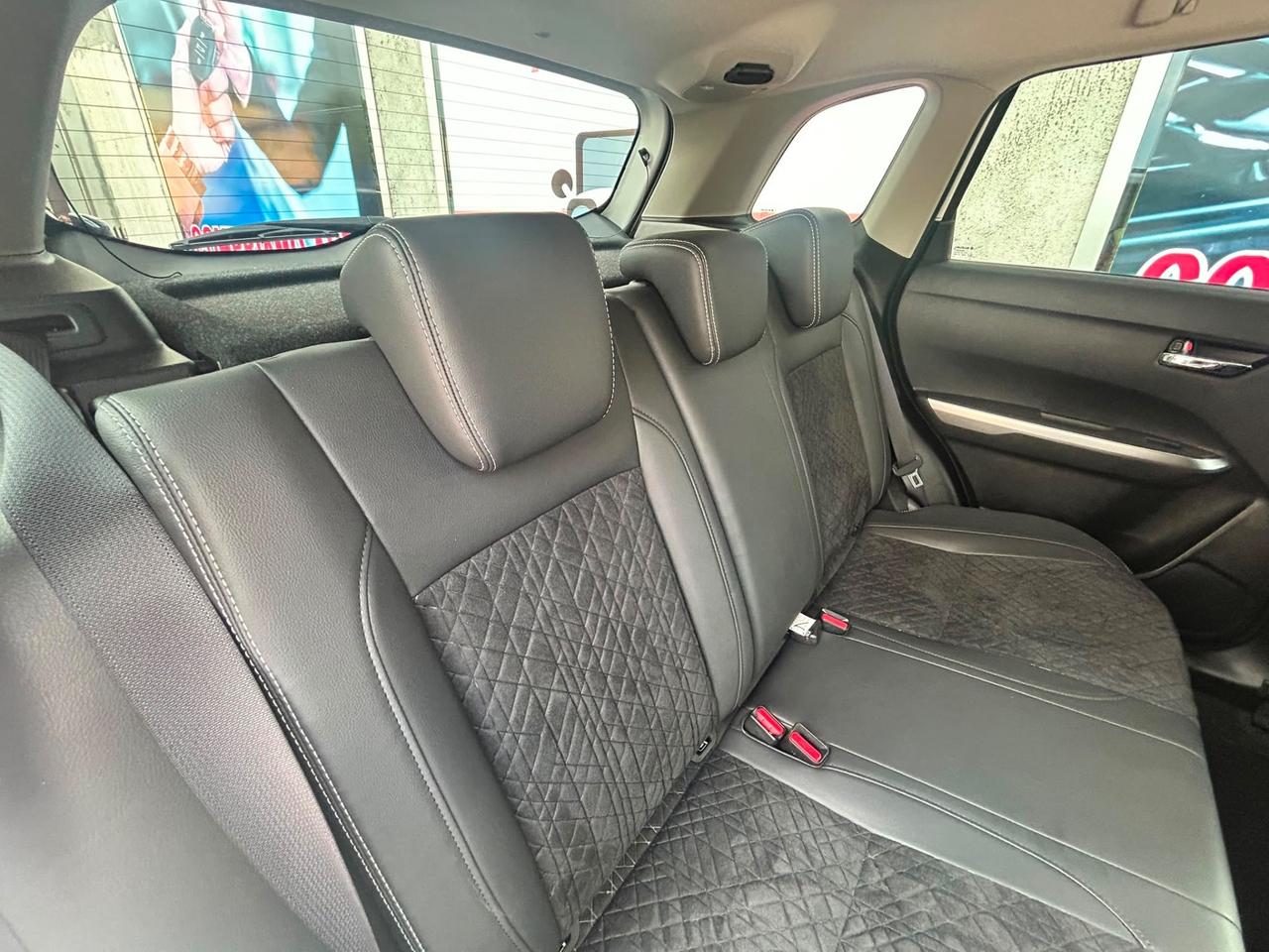 Suzuki Vitara 1.4 Hybrid Top
