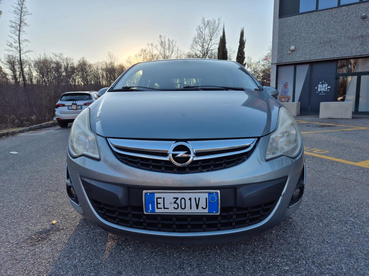 Opel Corsa 1.2 5 porte Sport *NEOPATENTATI*