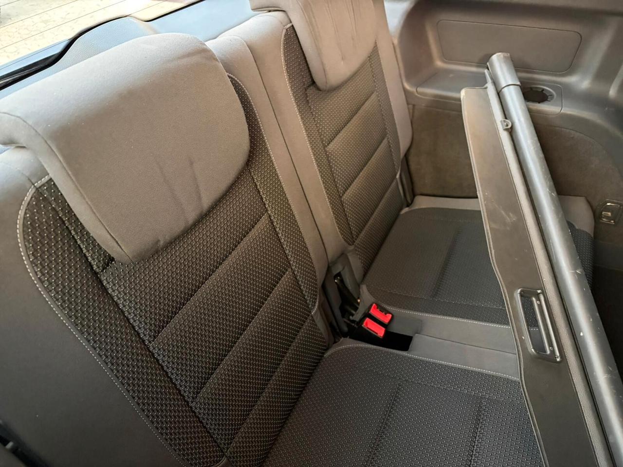 Volkswagen Touran 1.6 TDI Trendline*7POSTI*EURO5