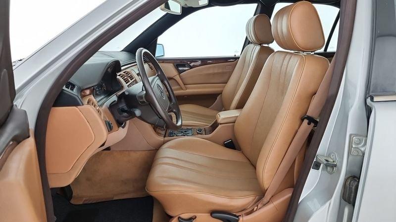 Mercedes-Benz Classe E E 300 turbodiesel cat Elegance