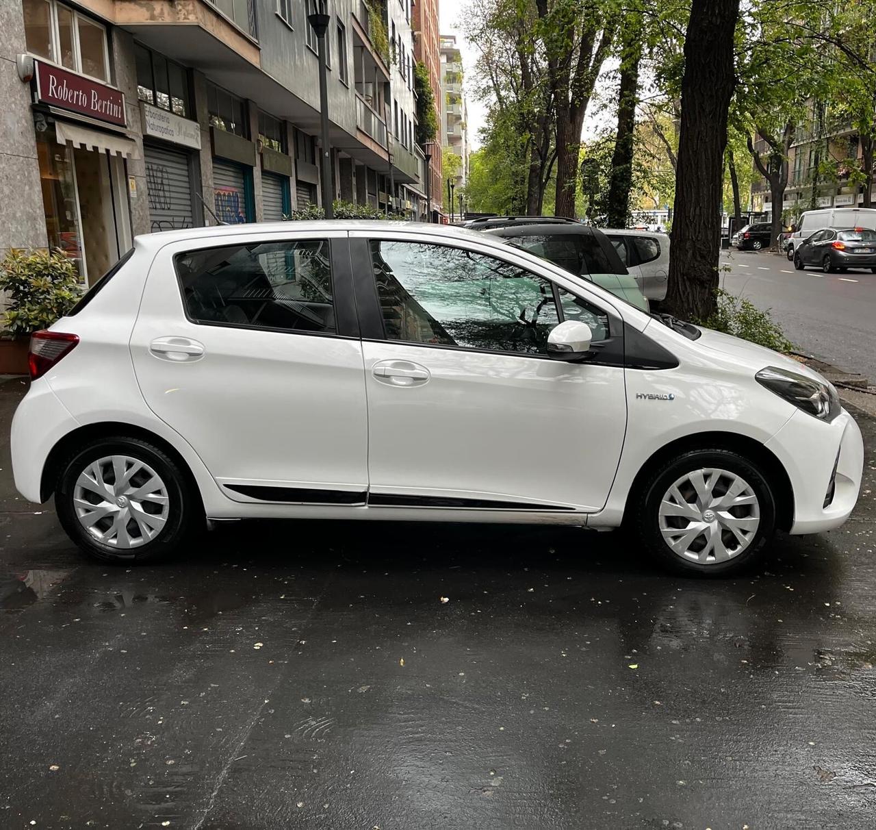 Toyota Yaris 1.5 Hybrid 5 porte Active