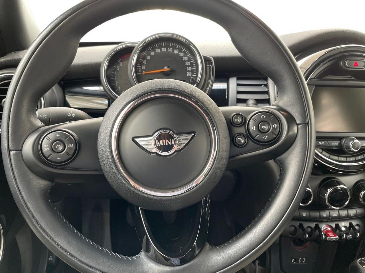MINI Mini IV F55-F56 2014 - Mini 1.2 One 75cv 5p