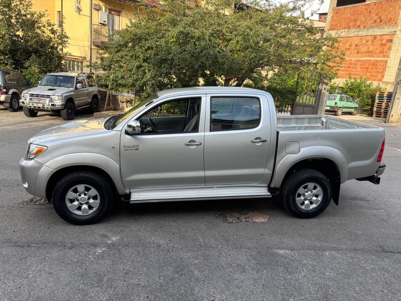 Toyota Hilux 3.0 D-4D aut.4WD 4p. Double Cab SR
